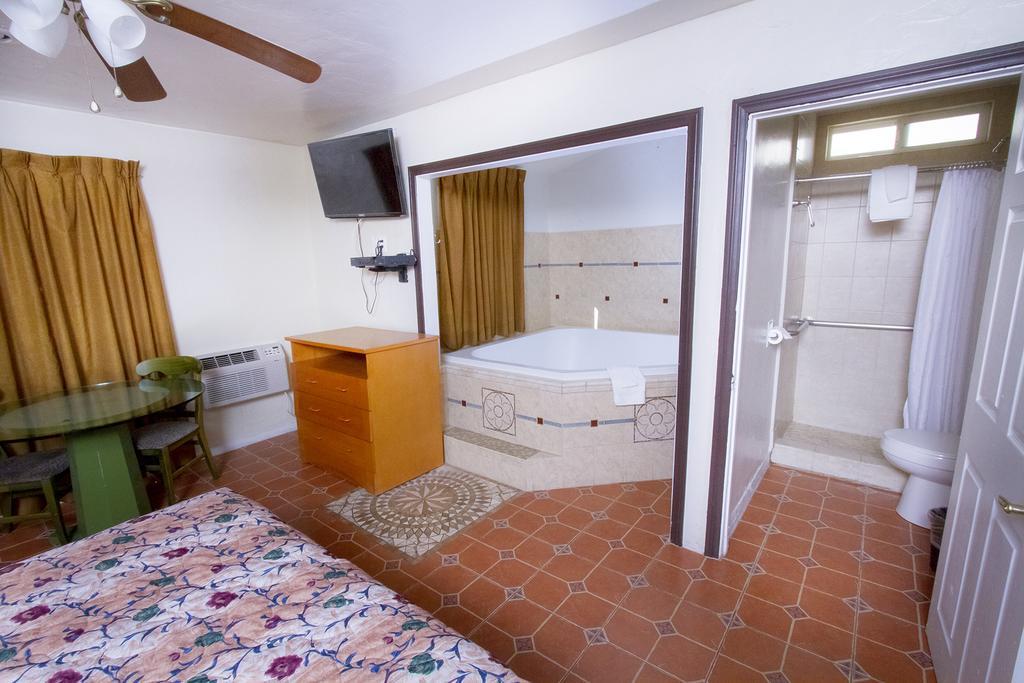 Mission Bell Motel Вентура Екстериор снимка
