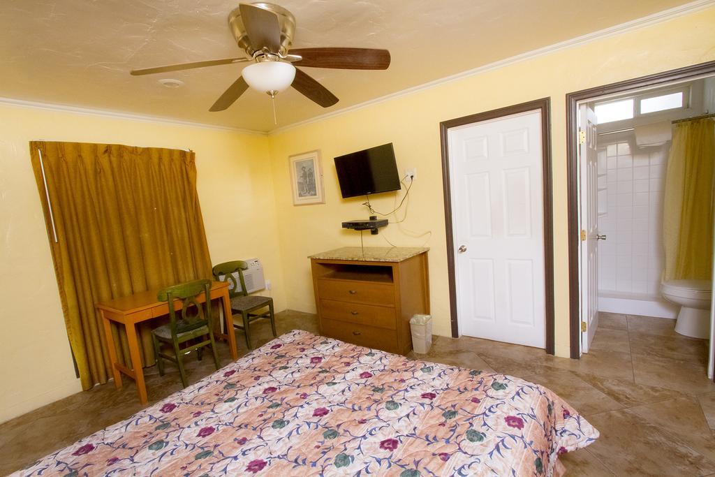 Mission Bell Motel Вентура Екстериор снимка