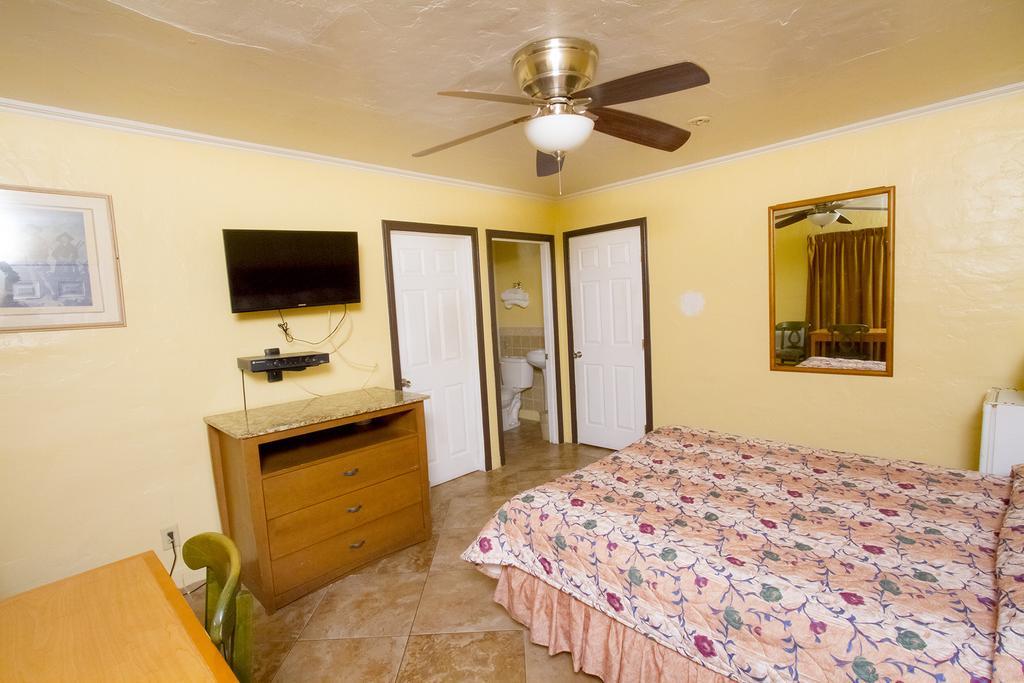 Mission Bell Motel Вентура Екстериор снимка